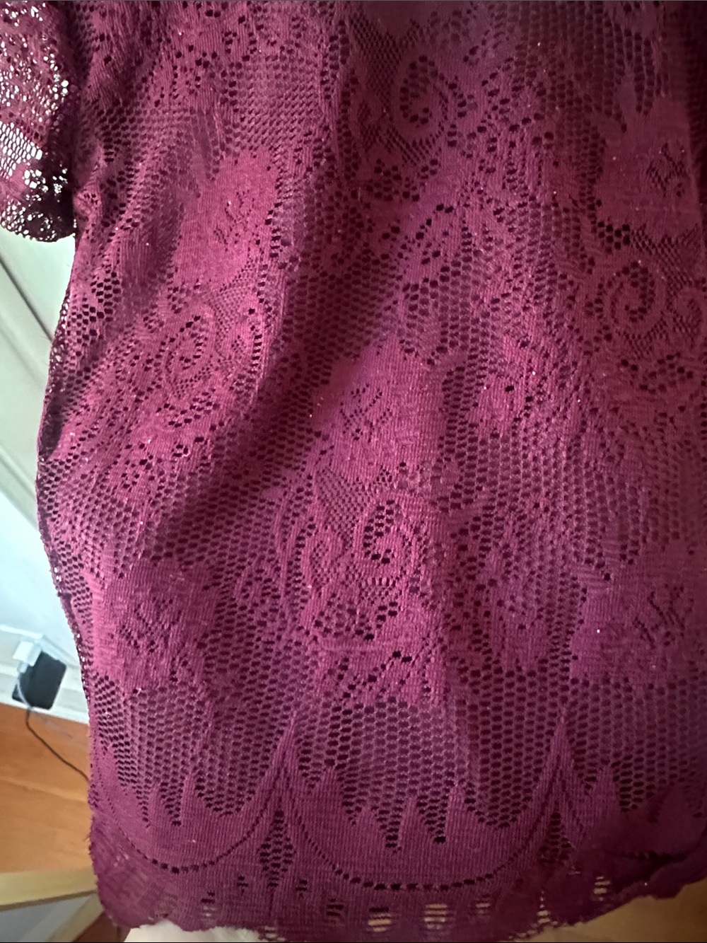 Lace Scoop Neck Cap Sleeve Burgundy Red Scalloped Hem Crop Top - Picture 12 of 13